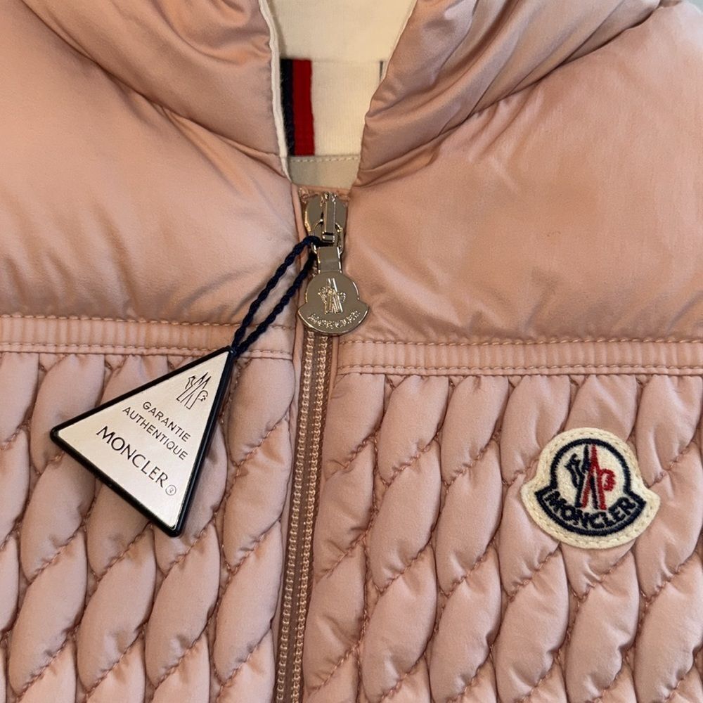 NWOT MONCLER GIRLS SOLID BRAIDED QUILTED HOODED VEST 18/24M - Picture 4 of 11